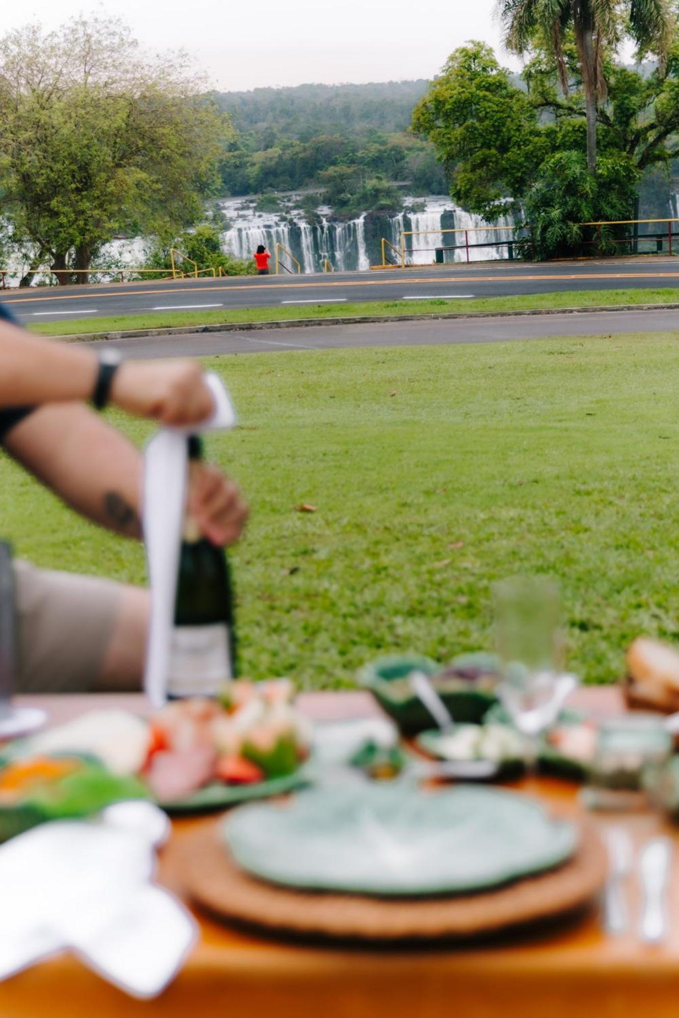 Hotel das Cataratas, A Belmond Hotel, Iguassu Falls Foz do Iguaçu Esterno foto A picnic in Auckland, New Zealand